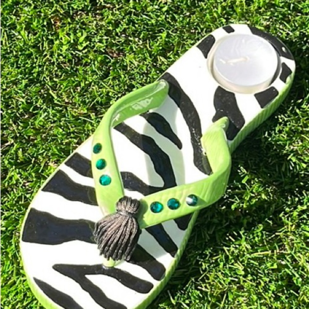 Happy toes ceramic candle holders.